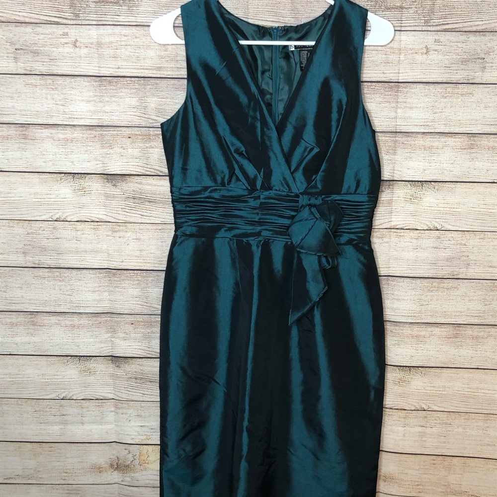 JS Boutique V Neck Sleeveless Dress Size 8